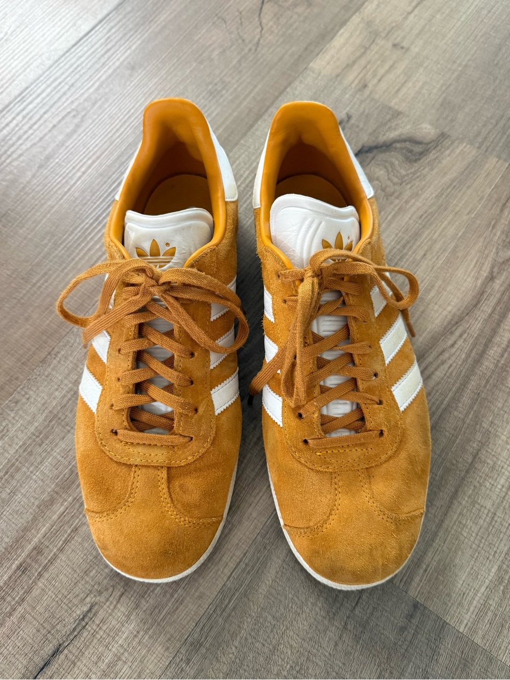 adidas Gizelle Men’s Suede Sneakers in Mustard and White